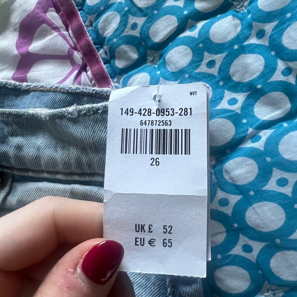A&F High Rise 90s Cutoff Short - Picture 14 of 14